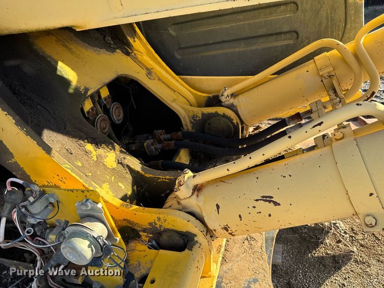 image for item DJ9739 2002 Komatsu PC200LC-6LE excavator