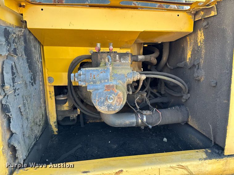 image for item DJ9739 2002 Komatsu PC200LC-6LE excavator