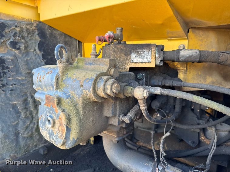 image for item DJ9739 2002 Komatsu PC200LC-6LE excavator