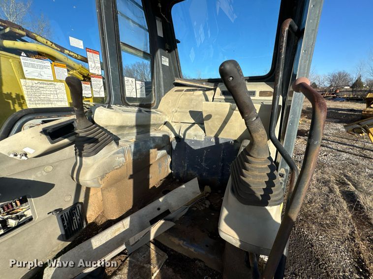 image for item DJ9739 2002 Komatsu PC200LC-6LE excavator