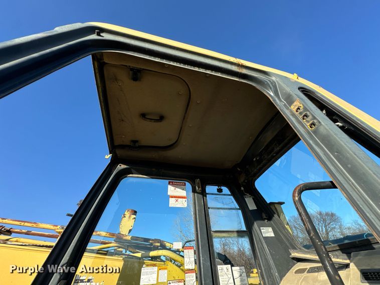 image for item DJ9739 2002 Komatsu PC200LC-6LE excavator