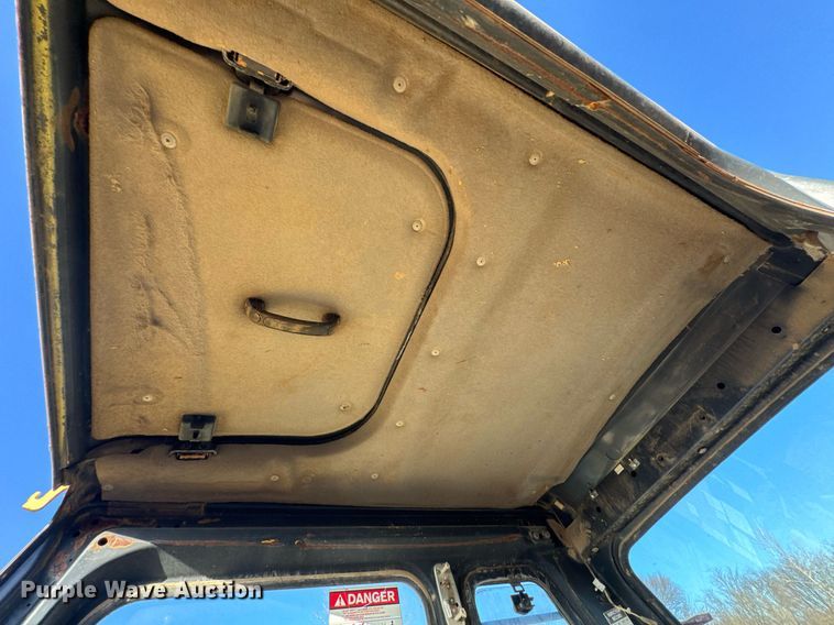 image for item DJ9739 2002 Komatsu PC200LC-6LE excavator