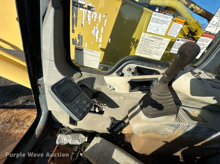 image for item DJ9739 2002 Komatsu PC200LC-6LE excavator