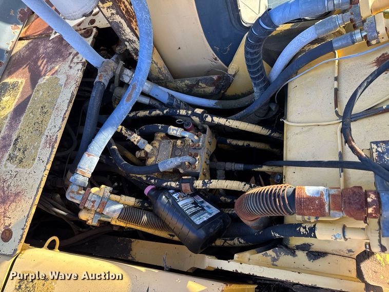 image for item DJ9739 2002 Komatsu PC200LC-6LE excavator