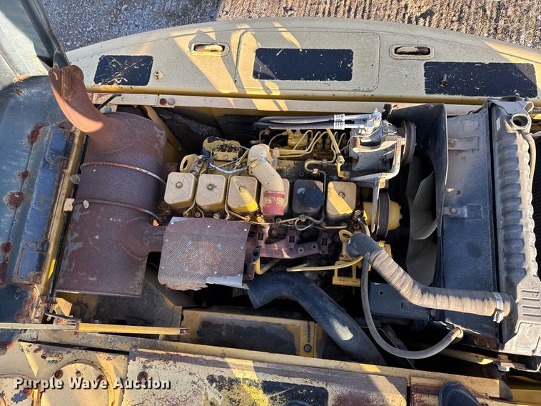 image for item DJ9739 2002 Komatsu PC200LC-6LE excavator