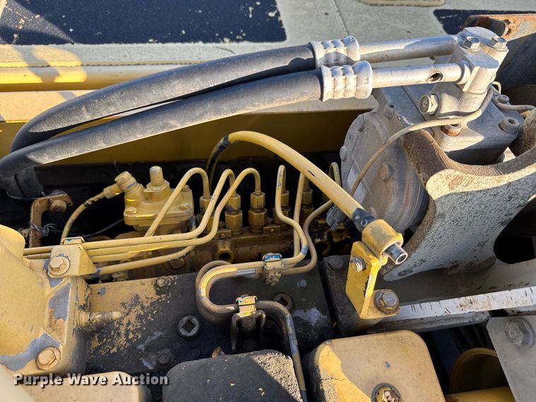 image for item DJ9739 2002 Komatsu PC200LC-6LE excavator