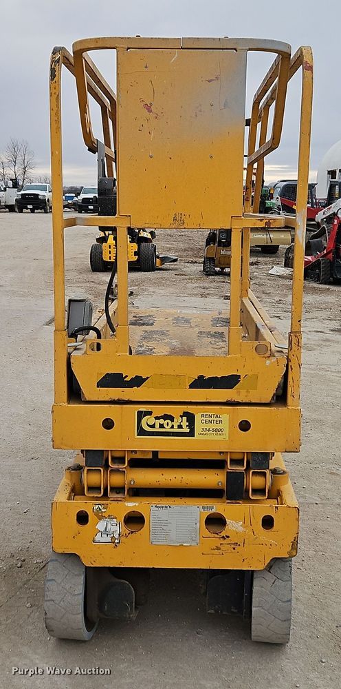 image for item DM0593 2011 Haulotte Compact 2032E scissor lift