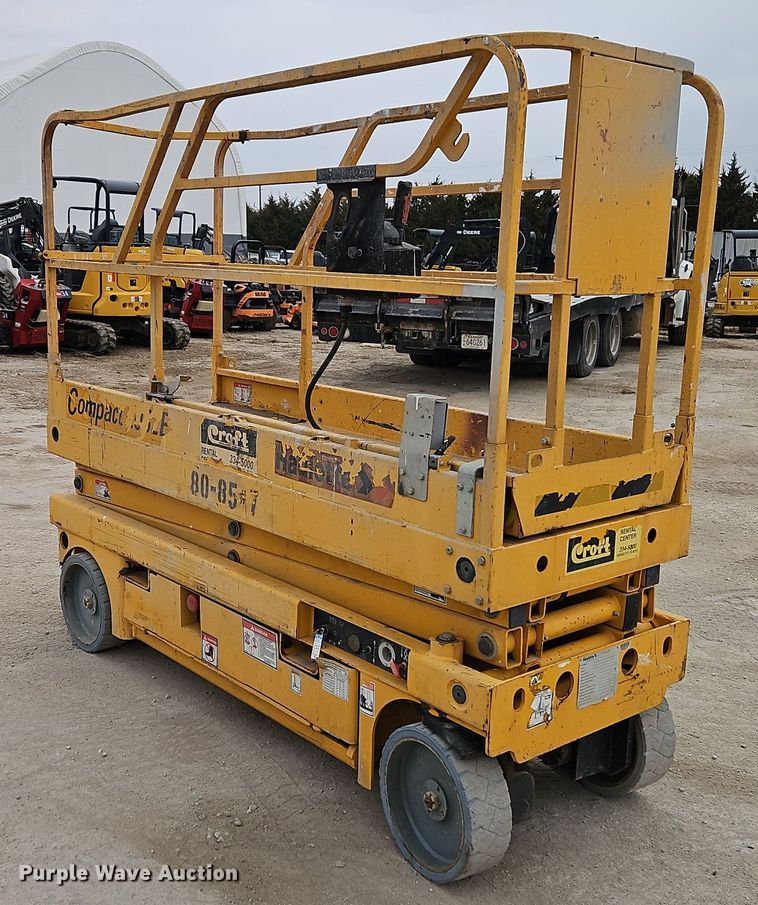 image for item DM0593 2011 Haulotte Compact 2032E scissor lift