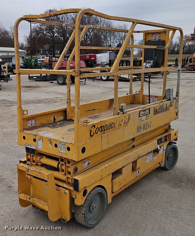 image for item DM0593 2011 Haulotte Compact 2032E scissor lift