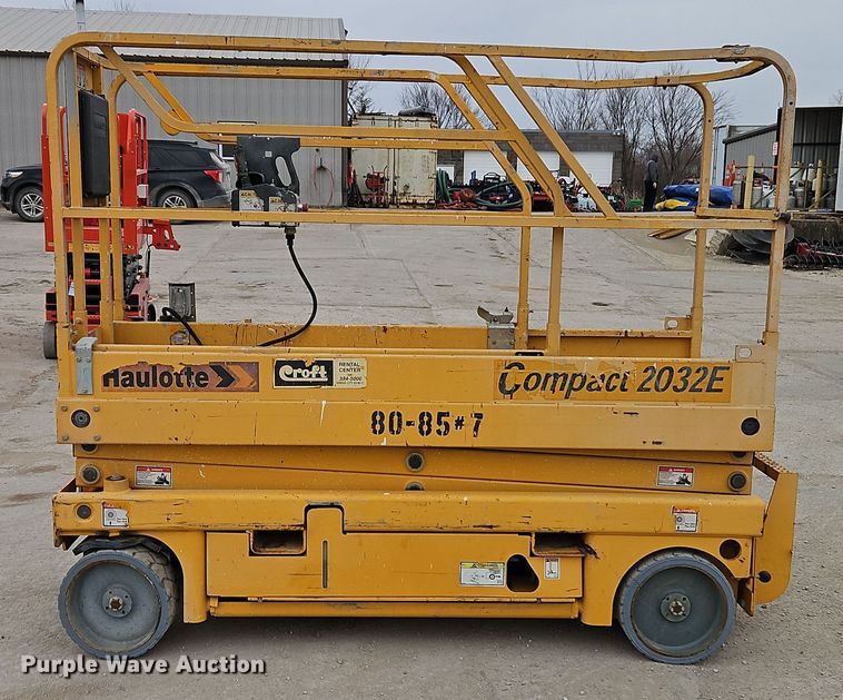 image for item DM0593 2011 Haulotte Compact 2032E scissor lift
