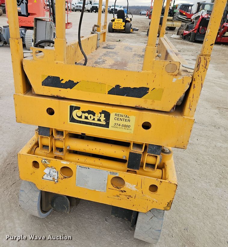 image for item DM0593 2011 Haulotte Compact 2032E scissor lift