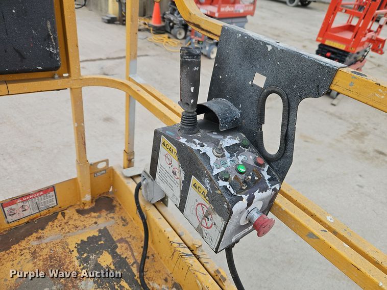 image for item DM0593 2011 Haulotte Compact 2032E scissor lift