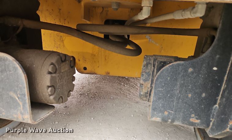 image for item DM0593 2011 Haulotte Compact 2032E scissor lift