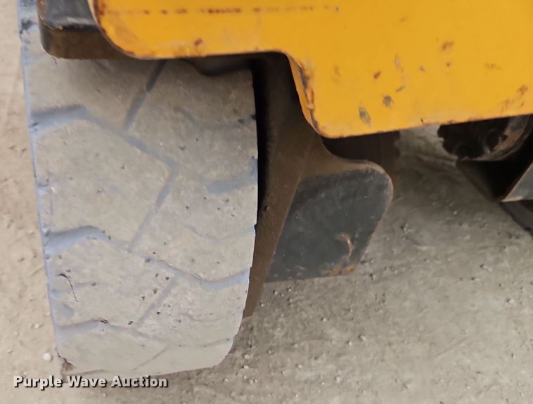 image for item DM0593 2011 Haulotte Compact 2032E scissor lift