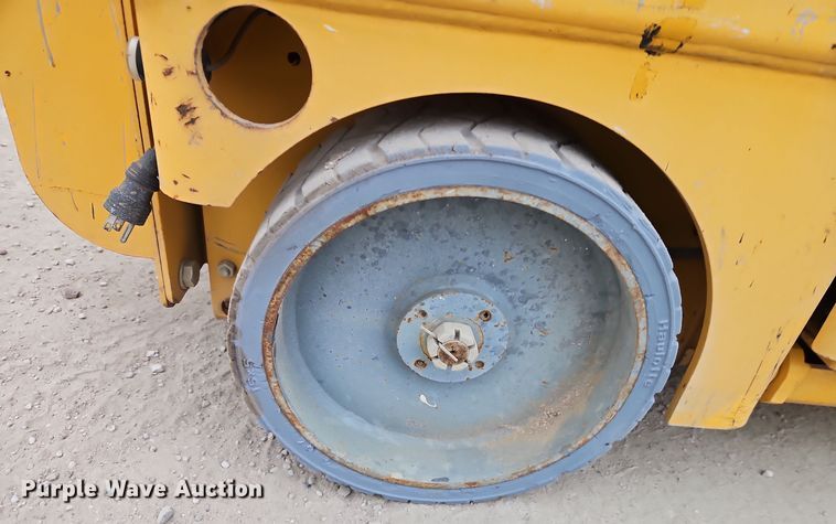 image for item DM0593 2011 Haulotte Compact 2032E scissor lift