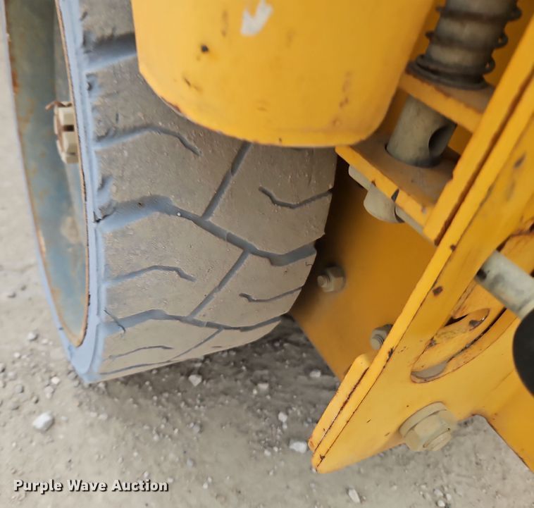 image for item DM0593 2011 Haulotte Compact 2032E scissor lift