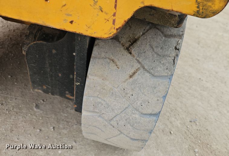 image for item DM0593 2011 Haulotte Compact 2032E scissor lift