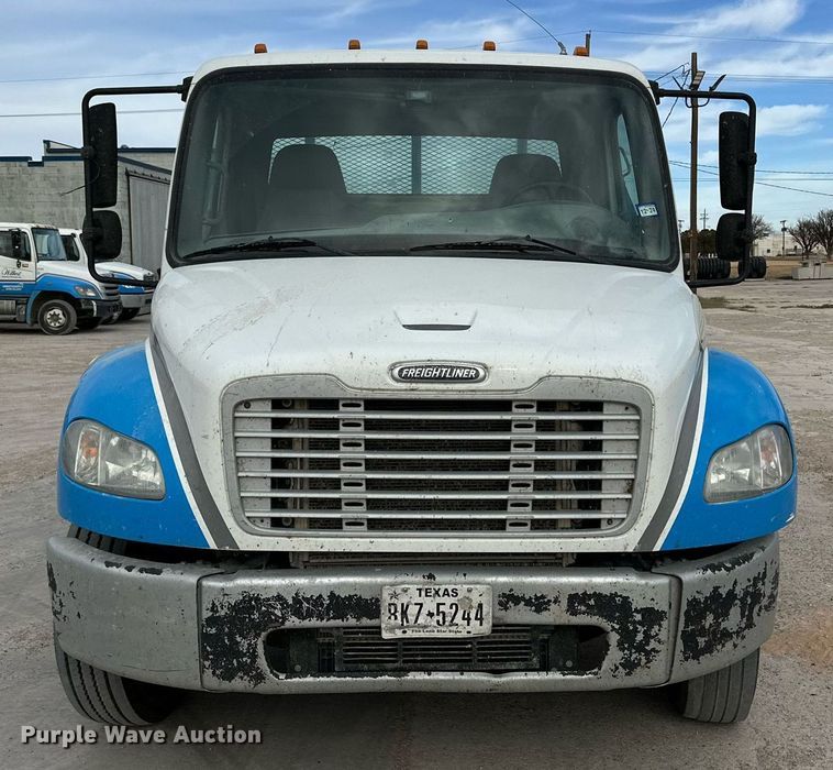 image for item DP6065 2013 Freightliner FL112 flatbed truck