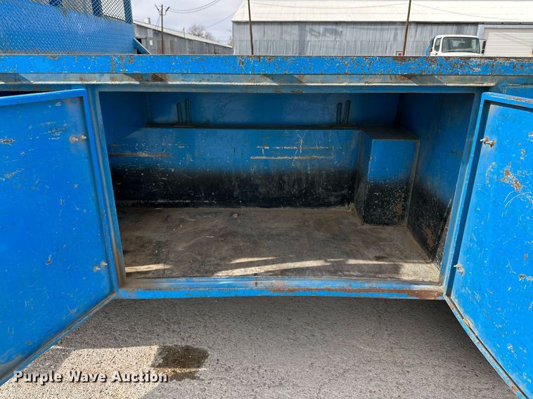 image for item DP6065 2013 Freightliner FL112 flatbed truck