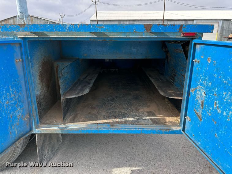 image for item DP6065 2013 Freightliner FL112 flatbed truck