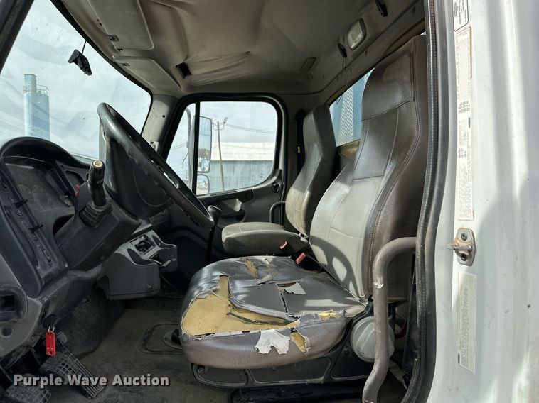 image for item DP6065 2013 Freightliner FL112 flatbed truck