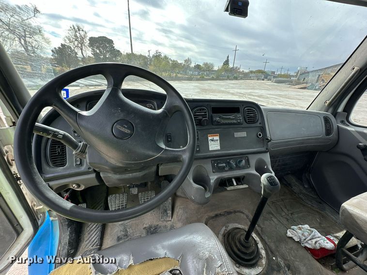 image for item DP6065 2013 Freightliner FL112 flatbed truck