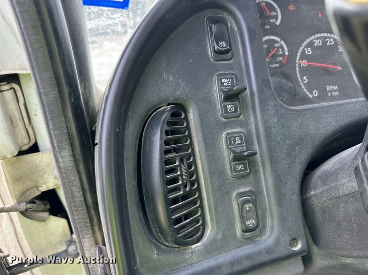 image for item DP6065 2013 Freightliner FL112 flatbed truck