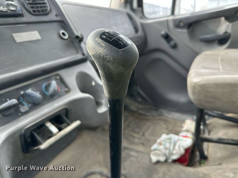 image for item DP6065 2013 Freightliner FL112 flatbed truck