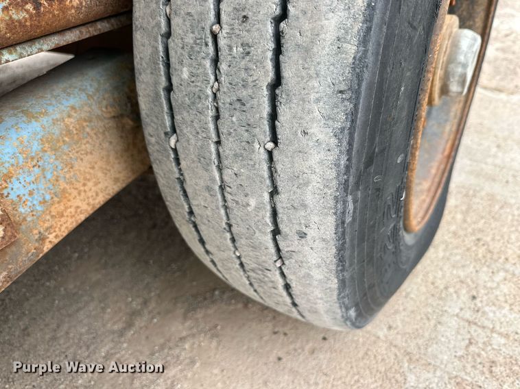 image for item DP6070 2001 Belshe T-18 equipment trailer