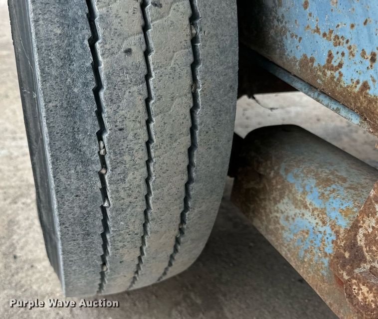 image for item DP6070 2001 Belshe T-18 equipment trailer