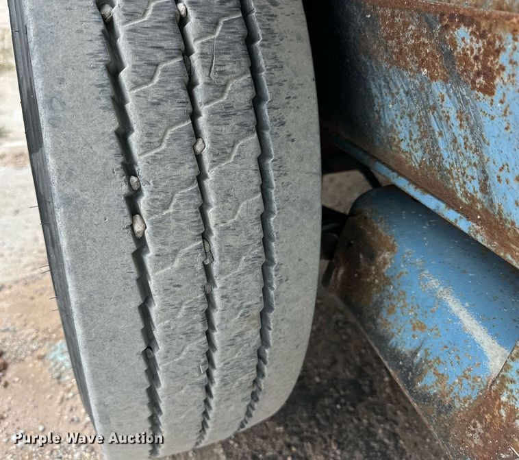 image for item DP6070 2001 Belshe T-18 equipment trailer