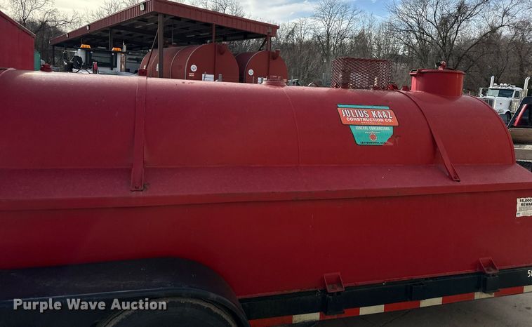 image for item DQ6547 1999 Holden fuel trailer