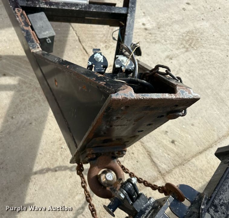 image for item DQ6547 1999 Holden fuel trailer