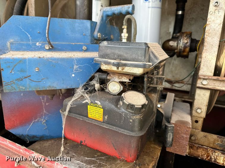 image for item DQ6547 1999 Holden fuel trailer