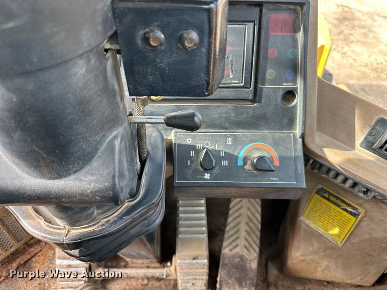 image for item DQ6549 1996 Caterpillar 928F wheel loader