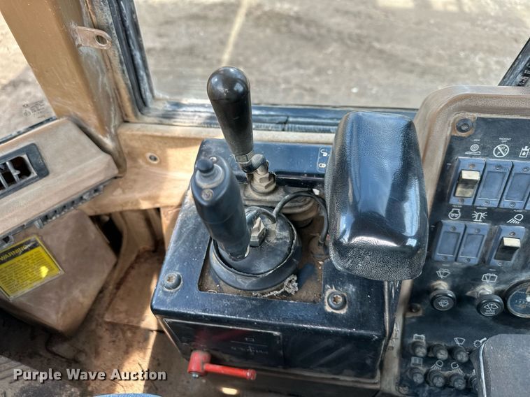 image for item DQ6549 1996 Caterpillar 928F wheel loader