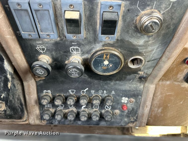 image for item DQ6549 1996 Caterpillar 928F wheel loader