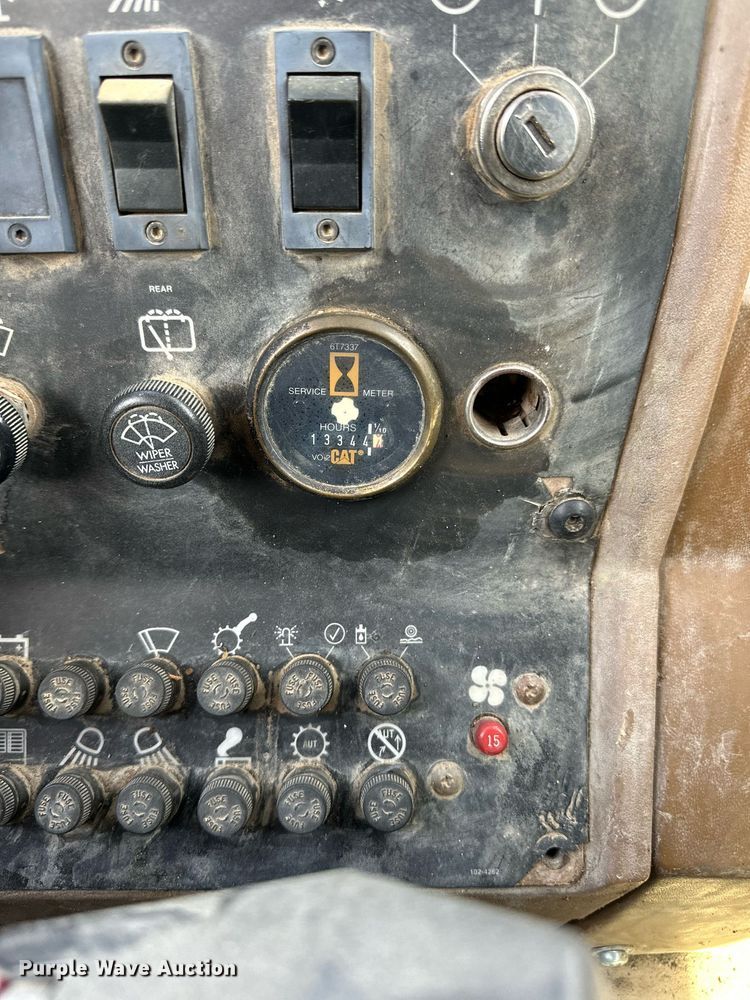 image for item DQ6549 1996 Caterpillar 928F wheel loader