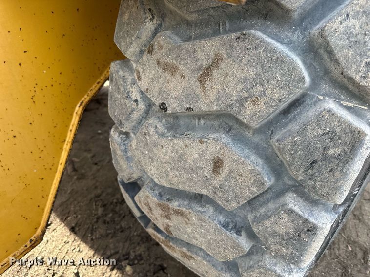 image for item DQ6549 1996 Caterpillar 928F wheel loader