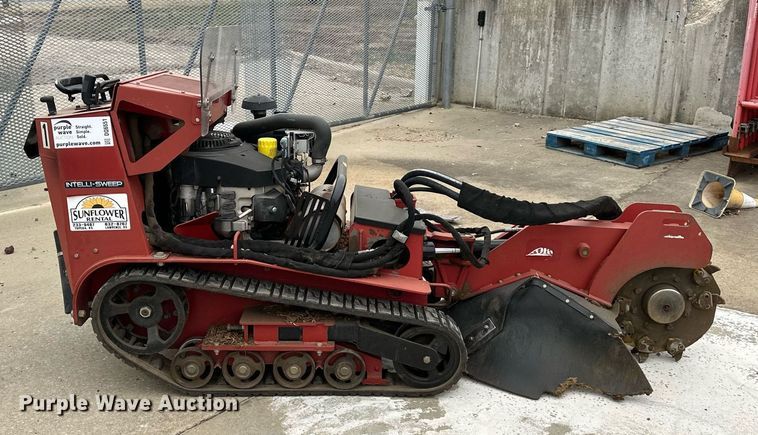 image for item DQ6551 2014 Toro Ingelli-Sweep stump grinder