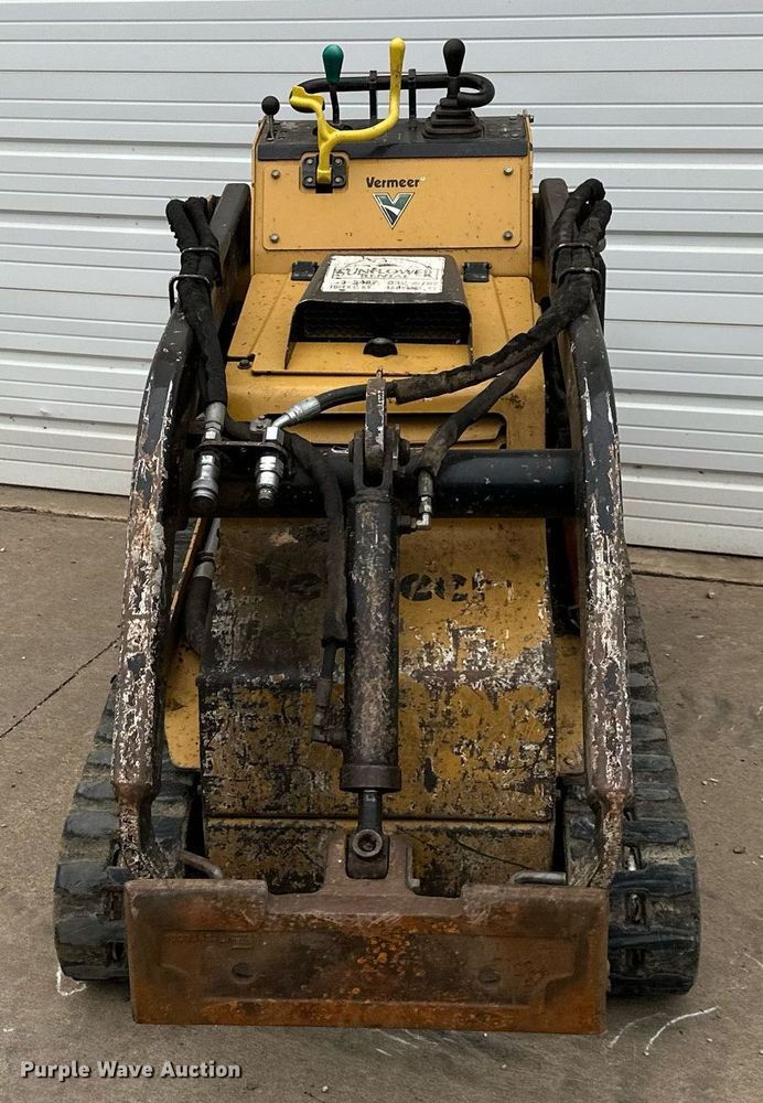 image for item DQ6553 2015 Vermeer S450TX compact utility loader