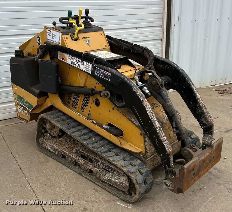 image for item DQ6553 2015 Vermeer S450TX compact utility loader