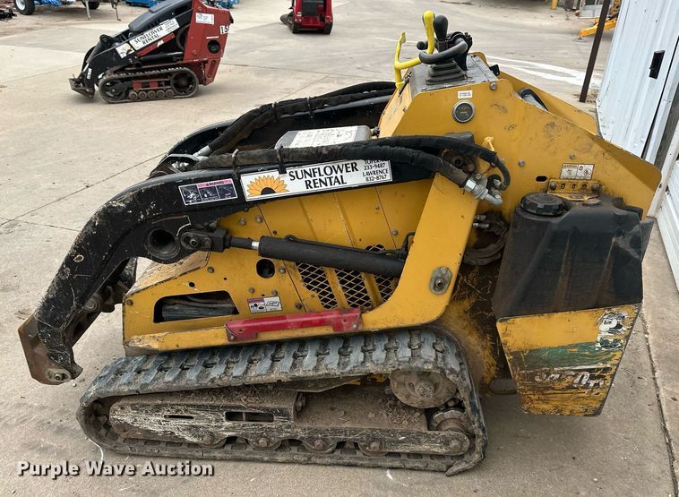 image for item DQ6553 2015 Vermeer S450TX compact utility loader