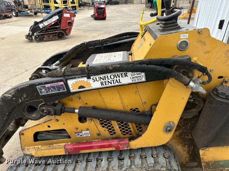 image for item DQ6553 2015 Vermeer S450TX compact utility loader