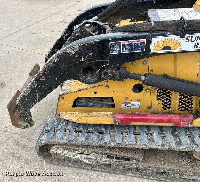 image for item DQ6553 2015 Vermeer S450TX compact utility loader