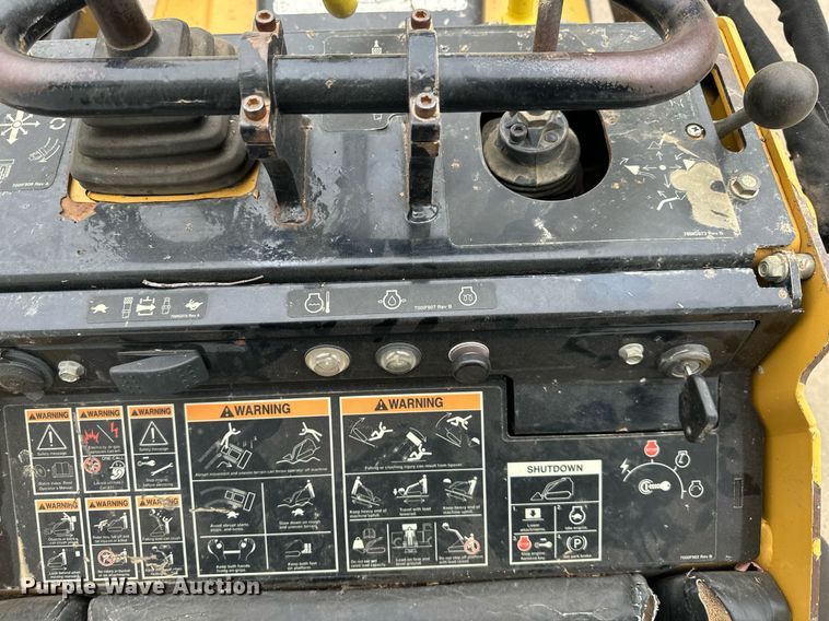 image for item DQ6553 2015 Vermeer S450TX compact utility loader