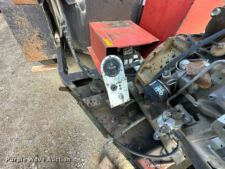 image for item DQ6556 1995 Cimline 105D melter applicator