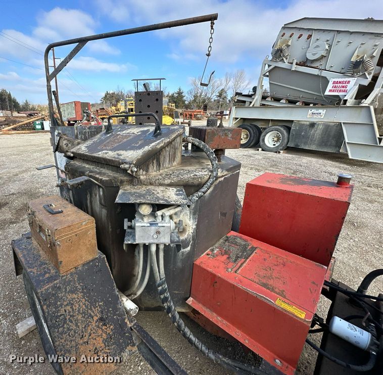 image for item DQ6556 1995 Cimline 105D melter applicator