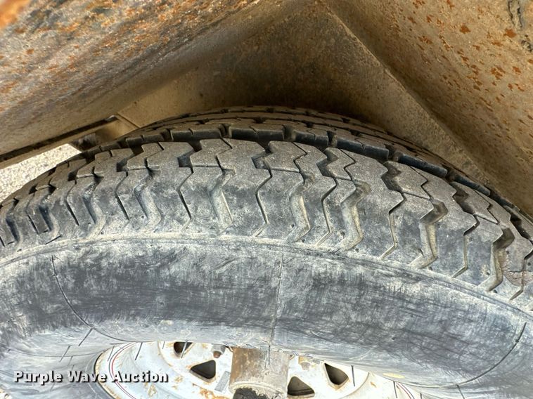 image for item DQ6556 1995 Cimline 105D melter applicator