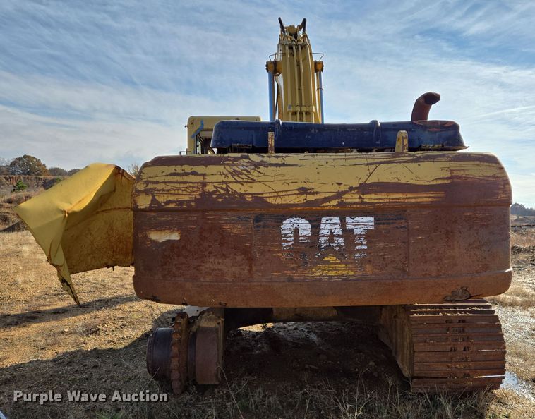 image for item DT5405 2003 Caterpillar 330C excavator